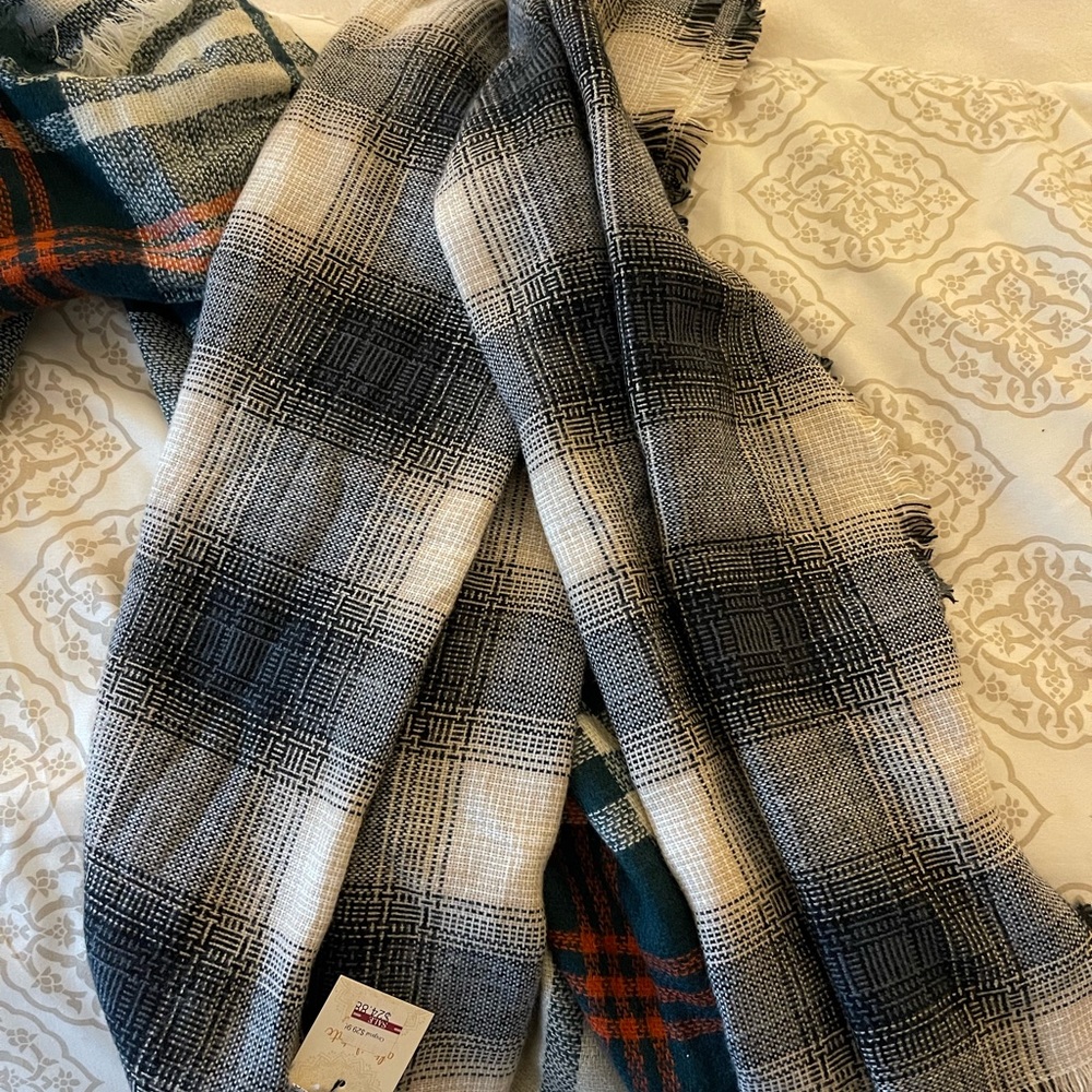 Altrd state scarves